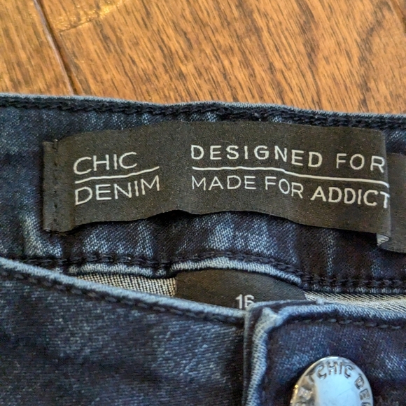 CITY CHIC Plus Size Knee Turn Up high rise denim Short Size 16 - Picture 5 of 14